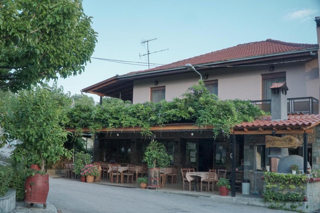 Arados Family Residence Kalampáka Ngoại thất bức ảnh