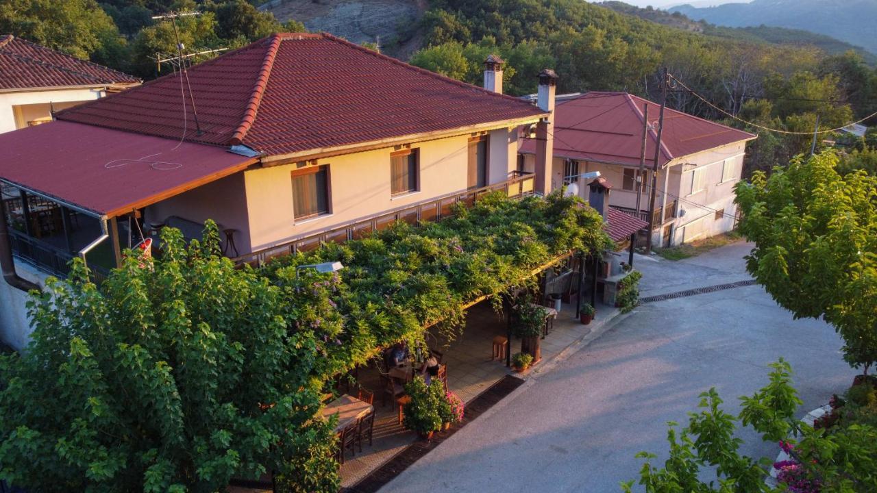 Arados Family Residence Kalampáka Ngoại thất bức ảnh