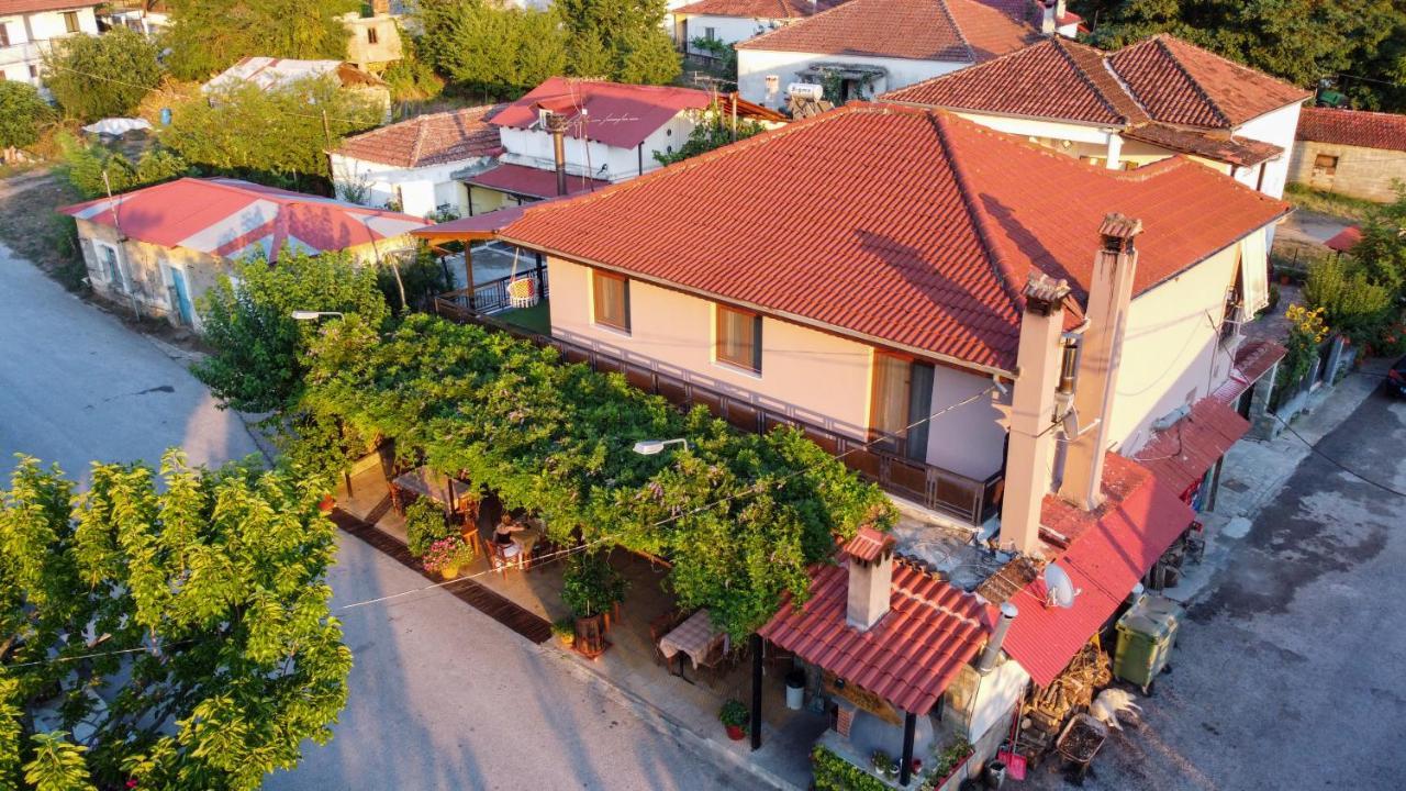Arados Family Residence Kalampáka Ngoại thất bức ảnh