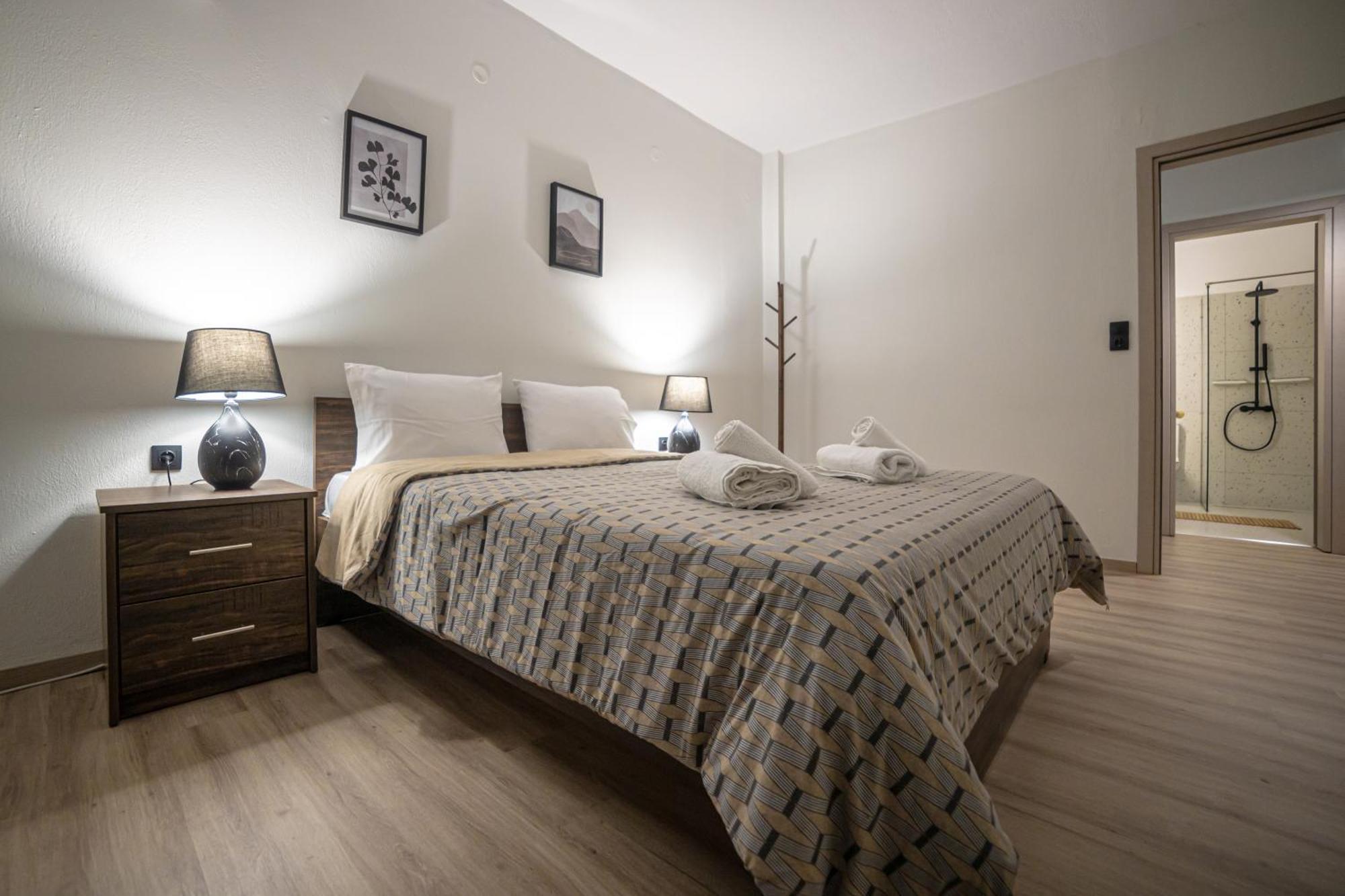Arados Family Residence Kalampáka Ngoại thất bức ảnh